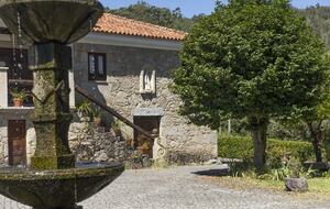 Countryside Estate with Lake and Pastures - Barbudo, Portugal