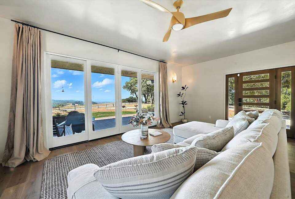Private Pioneer Escape with Yoga Sanctuary & Mountain Views - Pioneer, California