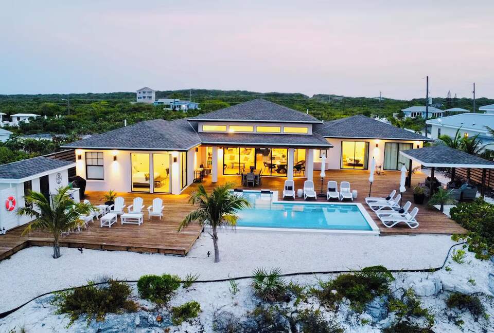 Tropic of Cancer Beachfront Villa with Infinity Pool - Exuma, Bahamas