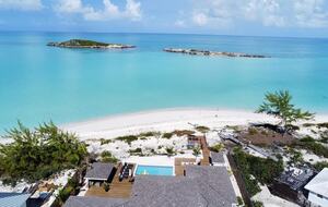 Tropic of Cancer Beachfront Villa with Infinity Pool - Exuma, Bahamas
