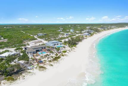 Tropic of Cancer Beachfront Villa with Infinity Pool - Exuma, Bahamas