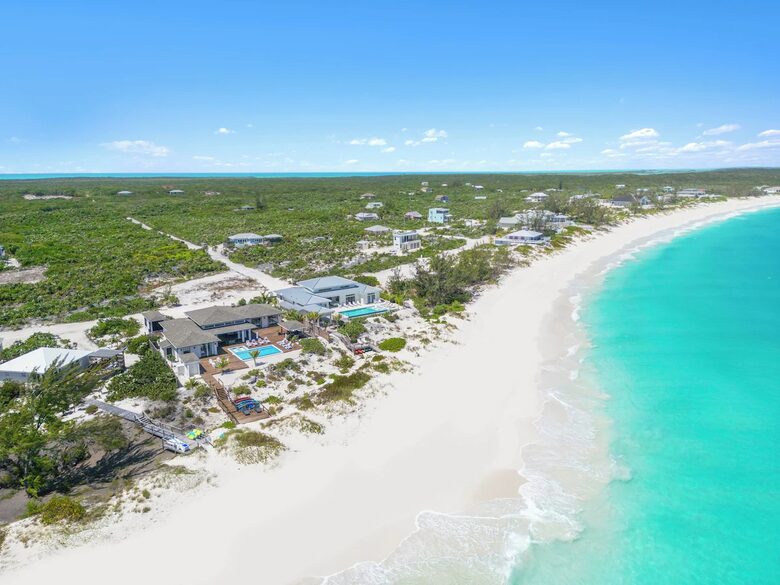 Tropic of Cancer Beachfront Villa with Infinity Pool - Exuma, Bahamas