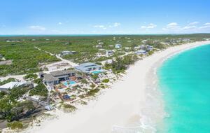 Tropic of Cancer Beachfront Villa with Infinity Pool - Exuma, Bahamas