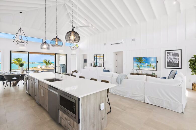 Tropic of Cancer Beachfront Villa with Infinity Pool - Exuma, Bahamas