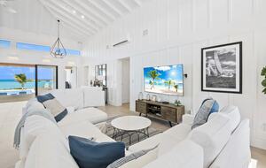 Tropic of Cancer Beachfront Villa with Infinity Pool - Exuma, Bahamas