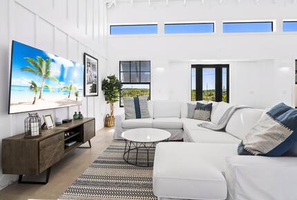 Tropic of Cancer Beachfront Villa with Infinity Pool - Exuma, Bahamas