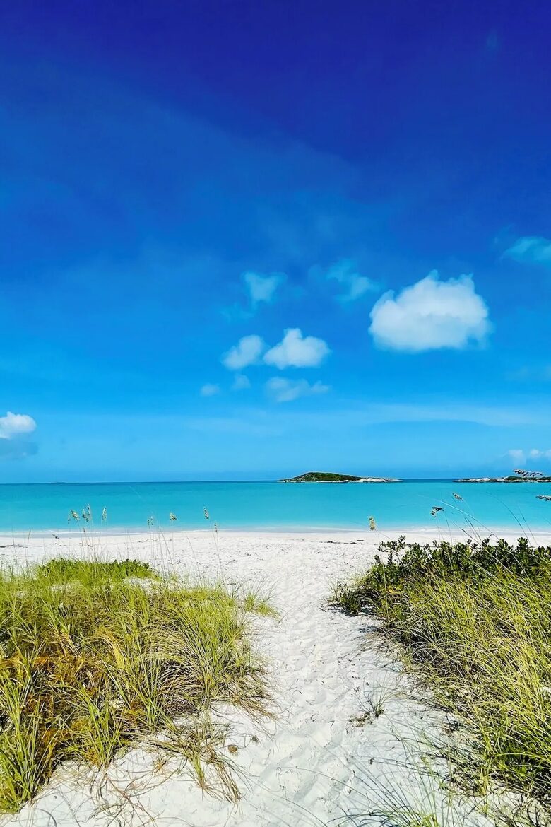 Tropic of Cancer Beachfront Villa with Infinity Pool - Exuma, Bahamas