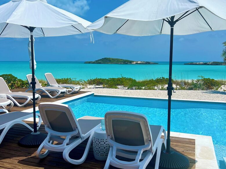 Tropic of Cancer Beachfront Villa with Infinity Pool - Exuma, Bahamas