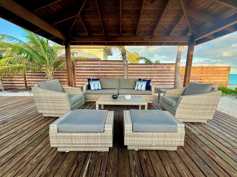Tropic of Cancer Beachfront Villa with Infinity Pool - Exuma, Bahamas