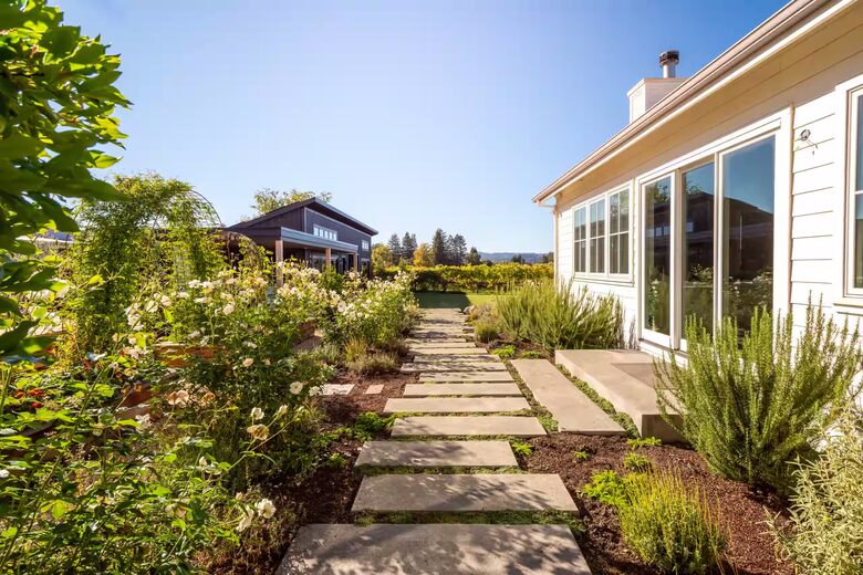 Healdsburg Vineyard Retreat with Pool, Spa & Sauna - Healdsburg, California
