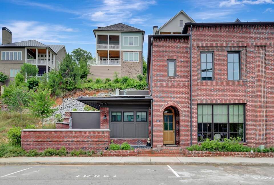 Modern Serenbe Townhome Steps from Mado - Palmetto, Georgia