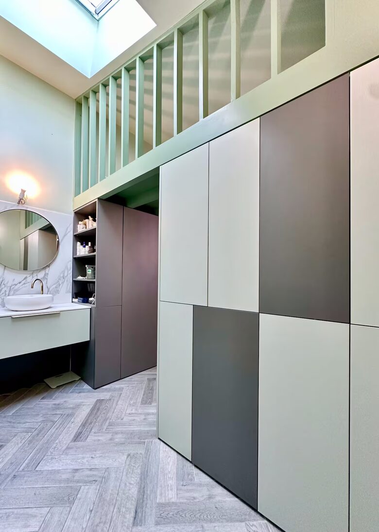 Spacious Five Bedroom Home with Private Garden - Bagneux, Paris, France
