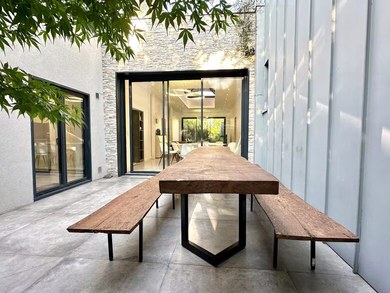 Spacious Five Bedroom Home with Private Garden - Bagneux, Paris, France