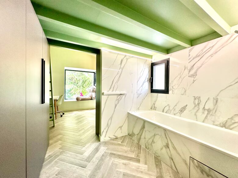 Spacious Five Bedroom Home with Private Garden - Bagneux, Paris, France