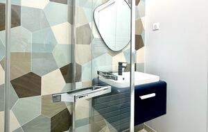 Spacious Five Bedroom Home with Private Garden - Bagneux, Paris, France