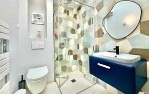 Spacious Five Bedroom Home with Private Garden - Bagneux, Paris, France
