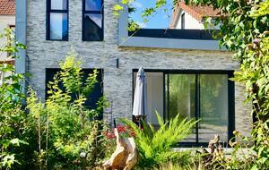 Spacious Five Bedroom Home with Private Garden - Bagneux, Paris, France