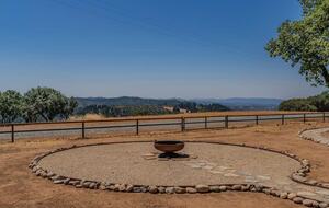 Private Pioneer Escape with Yoga Sanctuary & Mountain Views - Pioneer, California