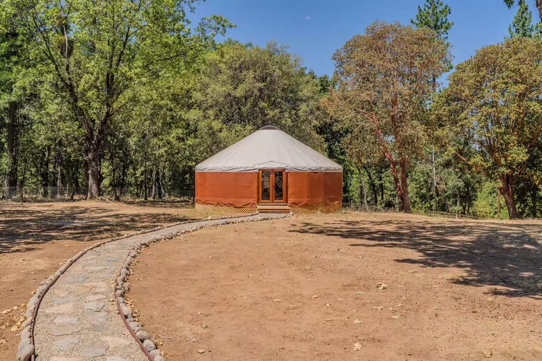 Private Pioneer Escape with Yoga Sanctuary & Mountain Views - Pioneer, California