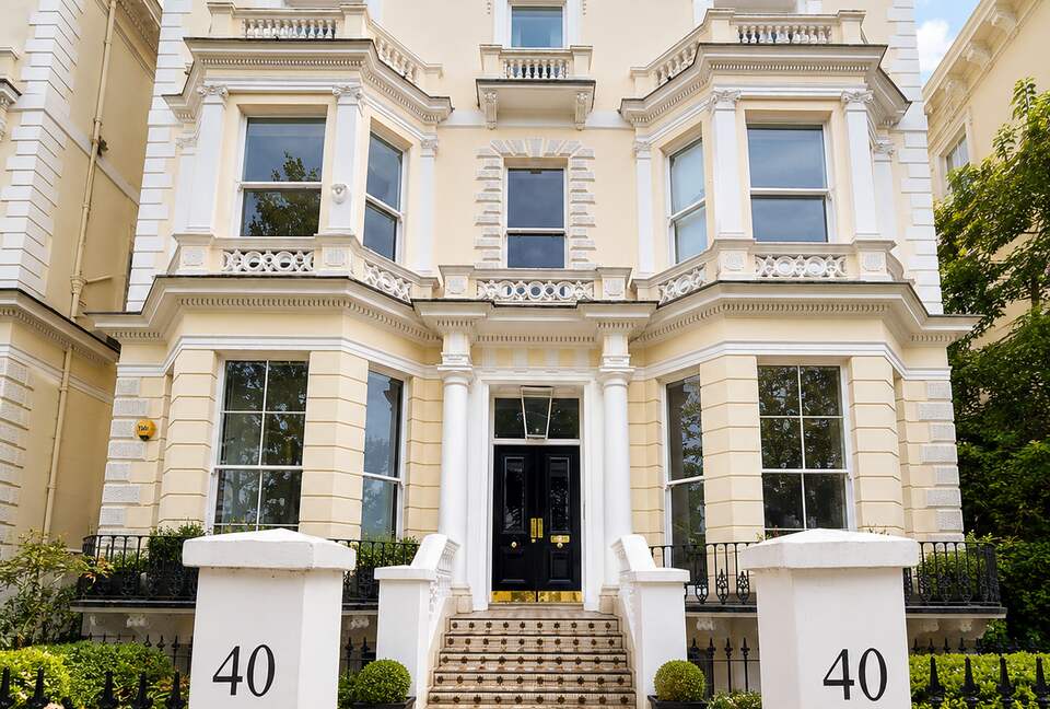 Sophisticated Holland Park Apartment - London, United Kingdom
