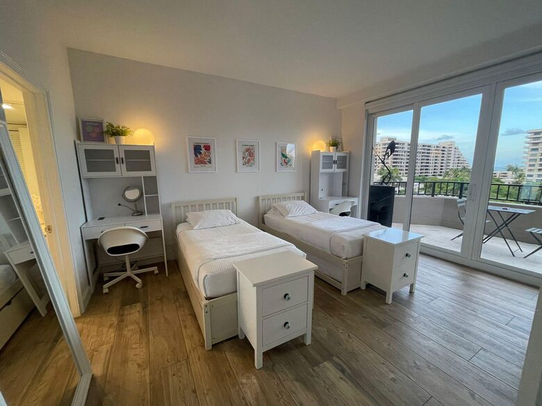 Key Biscayne Escape with Island Views - Key Biscayne, Florida