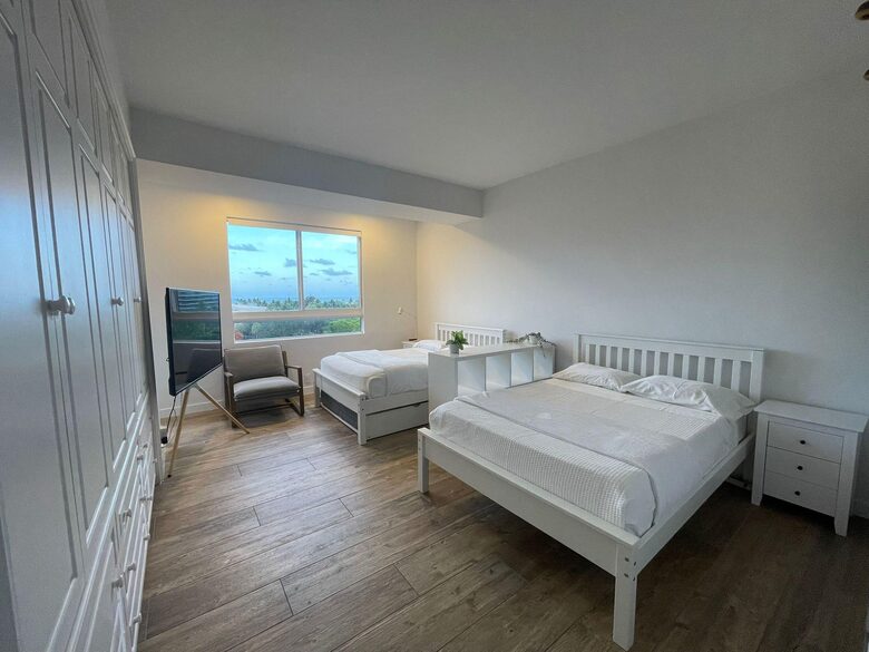 Key Biscayne Escape with Island Views - Key Biscayne, Florida