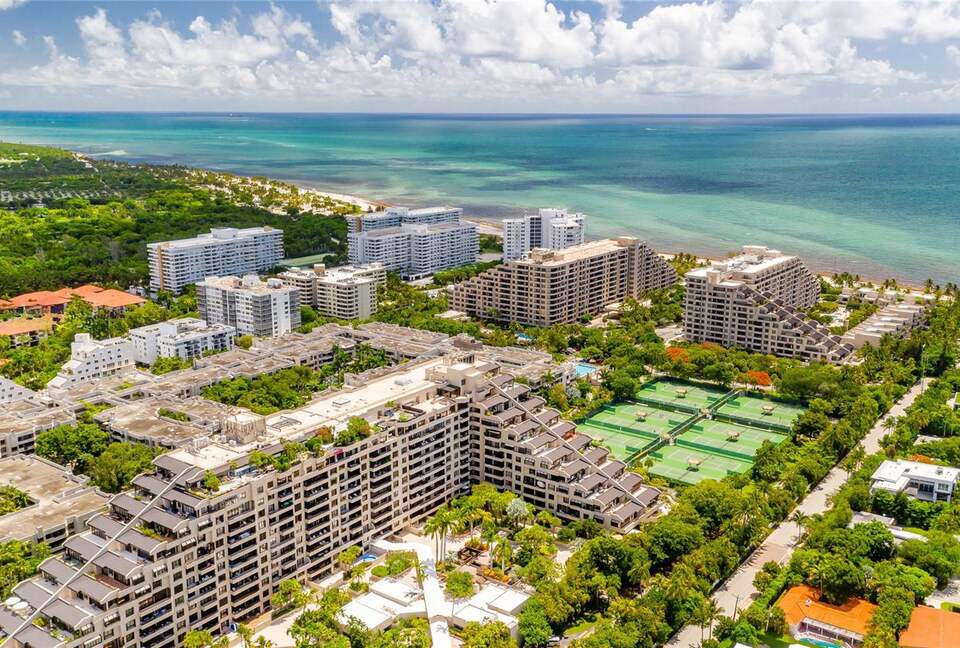 Key Biscayne Escape with Island Views - Key Biscayne, Florida