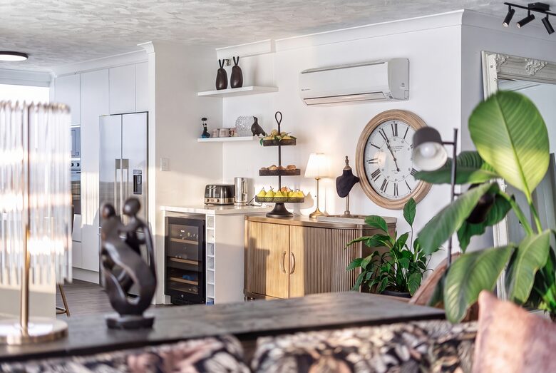 Luxurious Skyhome with Panoramic Views & Beach Location - Gold Coast, Australia