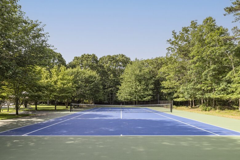 East Hampton High Life | Pool and Tennis - East Hampton, New York