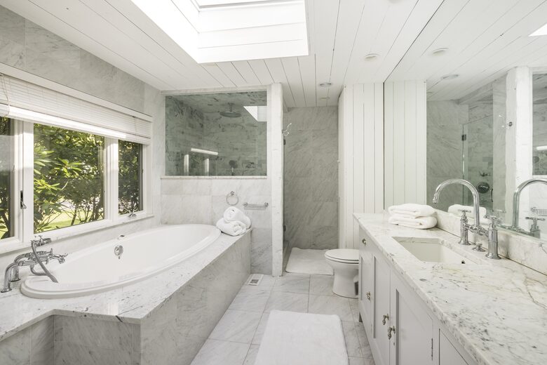 East Hampton High Life | Pool and Tennis - East Hampton, New York