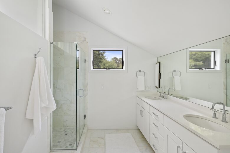 East Hampton High Life | Pool and Tennis - East Hampton, New York