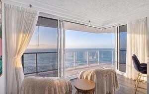 Luxurious Skyhome with Panoramic Views & Beach Location - Gold Coast, Australia