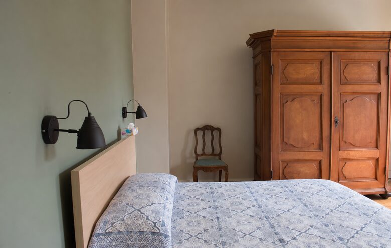 Restored Provençal Farmhouse with Heated Pool - Tarascon, France