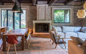 Restored Provençal Farmhouse with Heated Pool - Tarascon, France