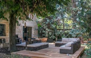 Restored Provençal Farmhouse with Heated Pool - Tarascon, France