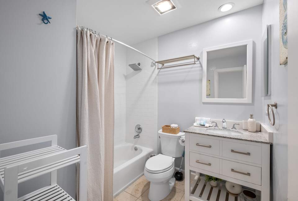 Coastal Retreat Steps from Coligny Beach & Dining - Hilton Head, South Carolina