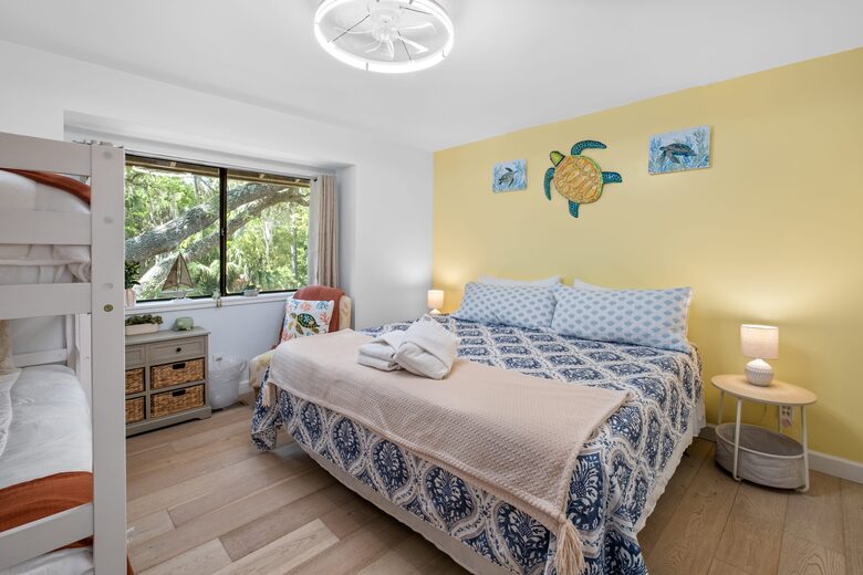 Coastal Retreat Steps from Coligny Beach & Dining - Hilton Head, South Carolina