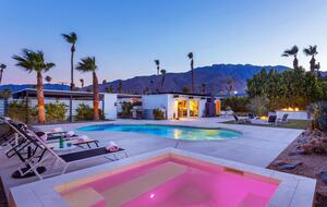 Midcentury Palm Springs with Pool and Mountain Views - Palm Springs, California