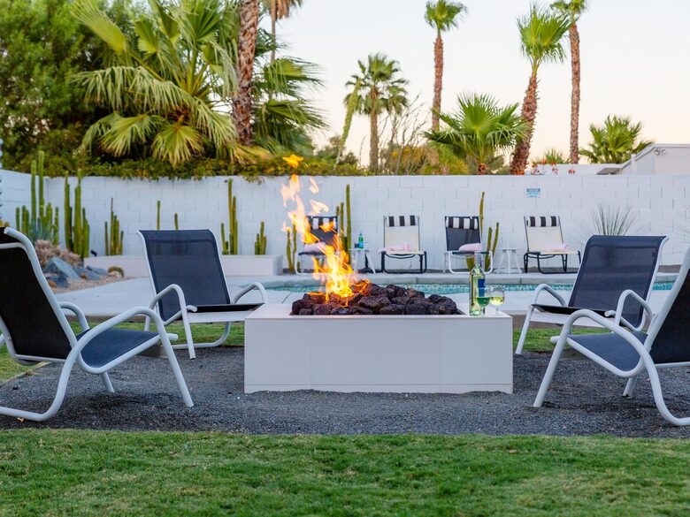 Midcentury Palm Springs with Pool and Mountain Views - Palm Springs, California