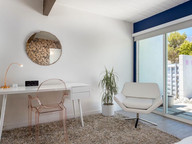 Midcentury Palm Springs with Pool and Mountain Views - Palm Springs, California