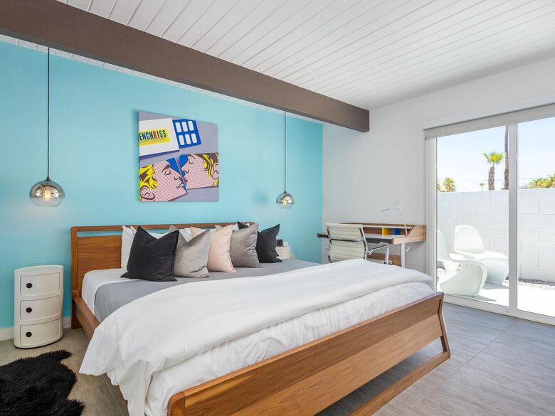 Midcentury Palm Springs with Pool and Mountain Views - Palm Springs, California