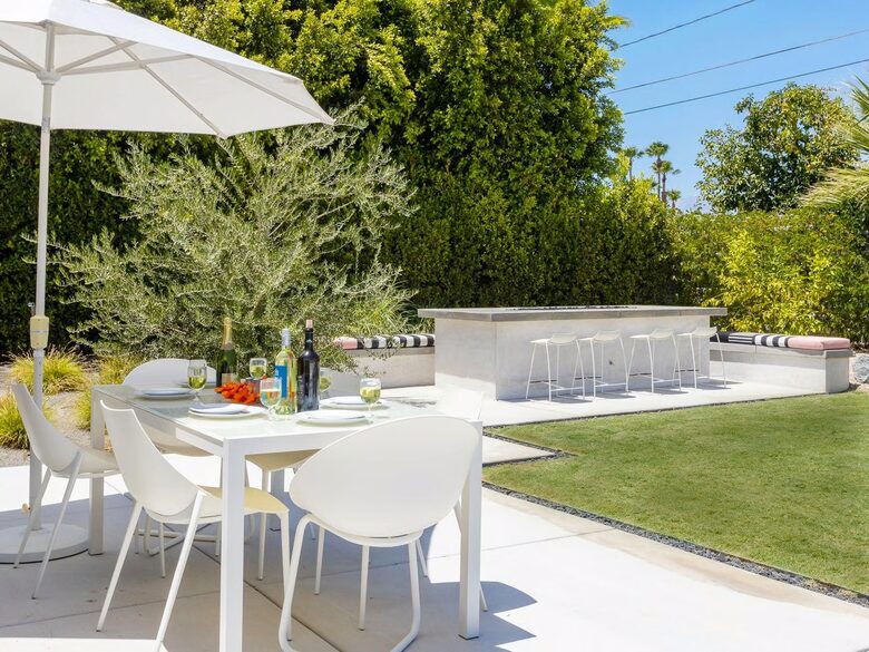 Midcentury Palm Springs with Pool and Mountain Views - Palm Springs, California