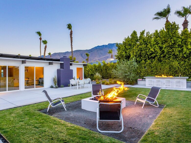 Midcentury Palm Springs with Pool and Mountain Views - Palm Springs, California