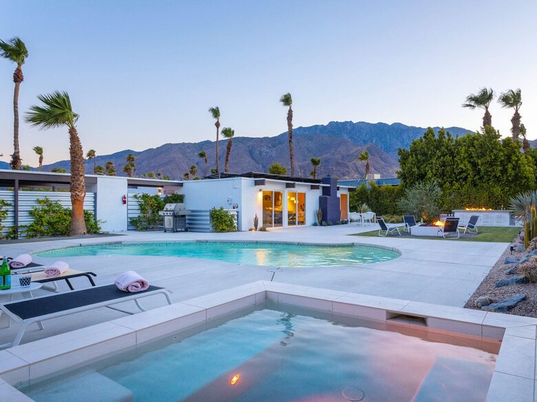 Midcentury Palm Springs with Pool and Mountain Views - Palm Springs, California
