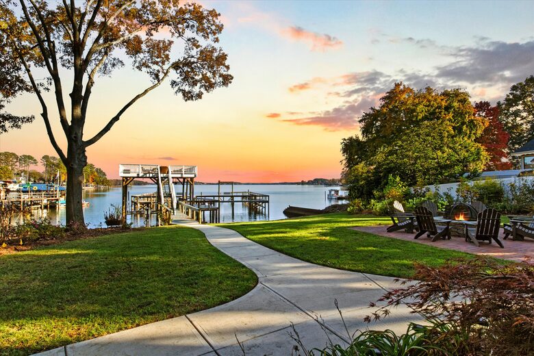 Lake Norman Estate with Private Dock - Denver, North Carolina
