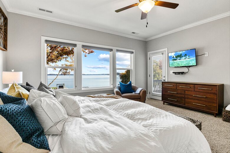 Lake Norman Estate with Private Dock - Denver, North Carolina
