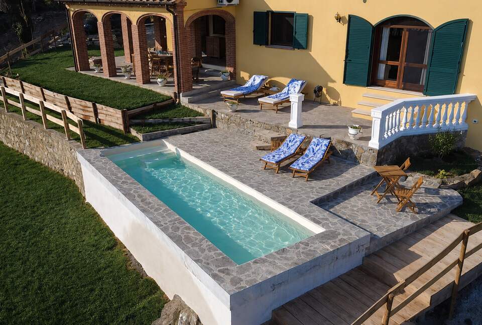 A Romantic Tuscan Villa Retreat Among Olive Groves - Massa Marittima, Italy