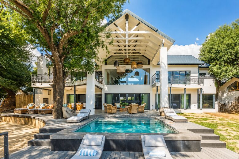 Tapologo River Lodge - Tsetsebjwe, Botswana