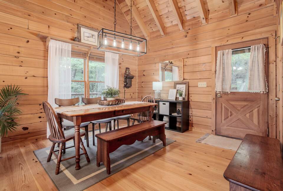 Fireside Mountain Escape Near Helen - Cleveland, Georgia
