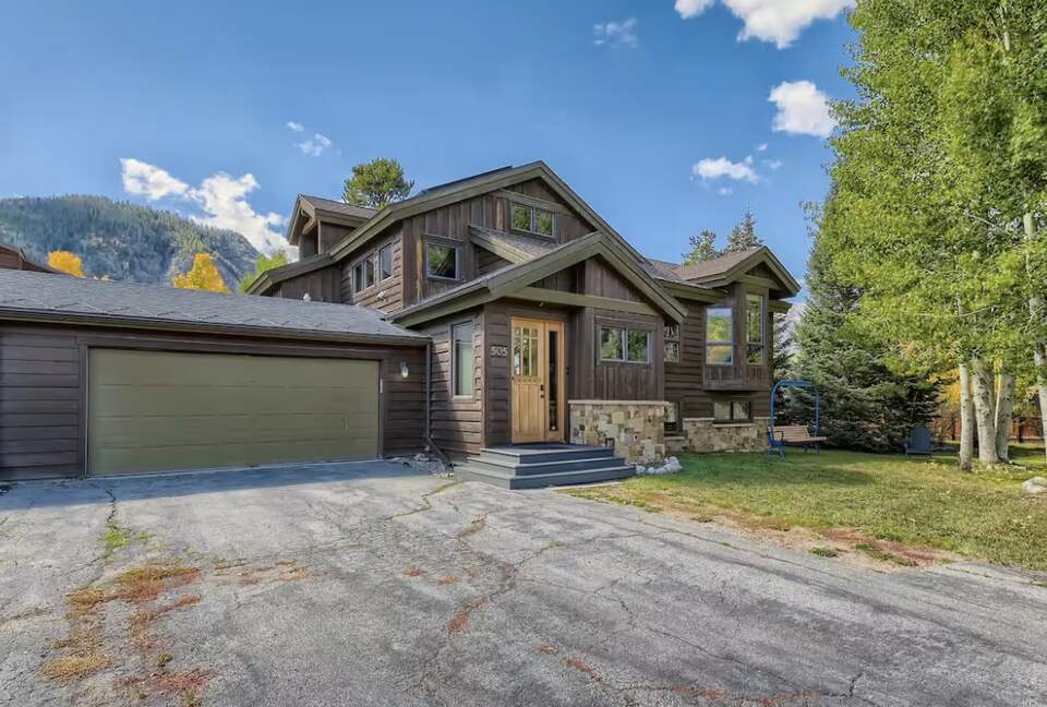Frisco Living Near Five Ski Resorts - Frisco, Colorado